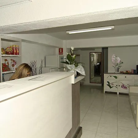 Tahiti Rs Konukevi