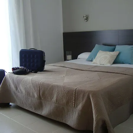 Tahiti Rs Guest house Salou
